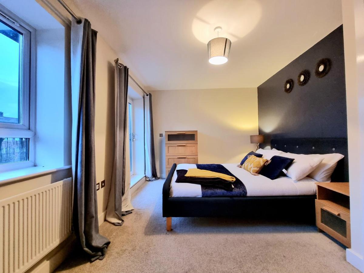 Luxury 2-Bedroom Service Apartment With Balcony Manchester Eksteriør billede
