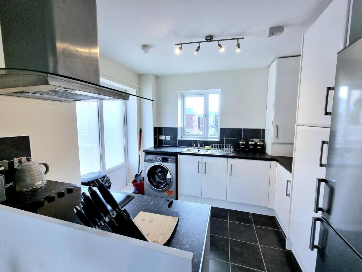 Luxury 2-Bedroom Service Apartment With Balcony Manchester Eksteriør billede