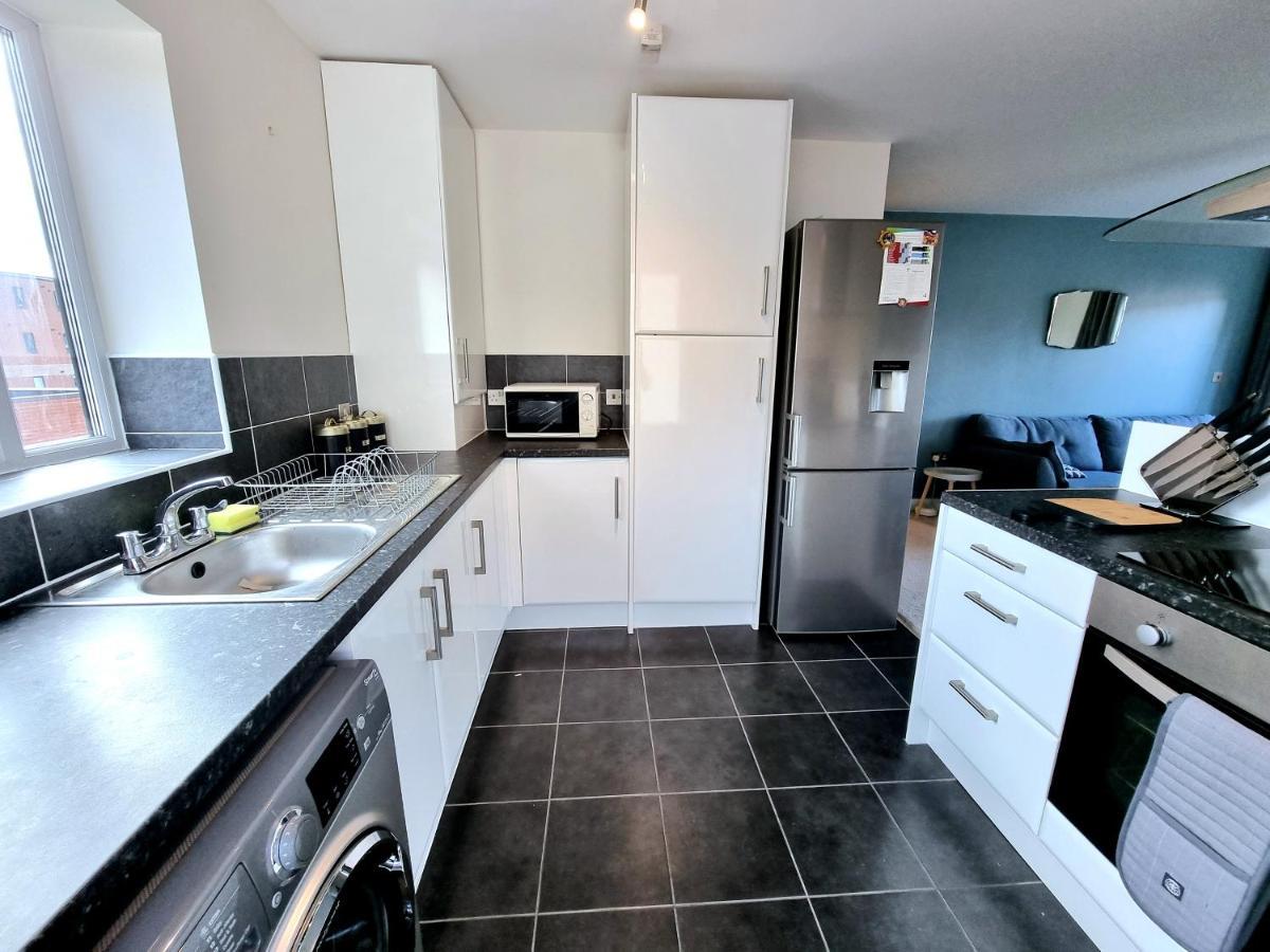 Luxury 2-Bedroom Service Apartment With Balcony Manchester Eksteriør billede