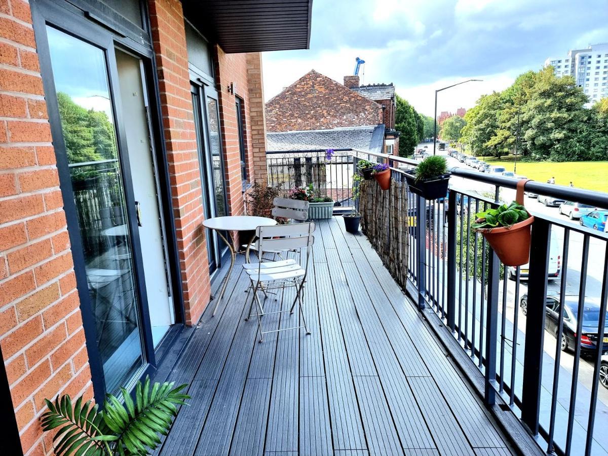 Luxury 2-Bedroom Service Apartment With Balcony Manchester Eksteriør billede