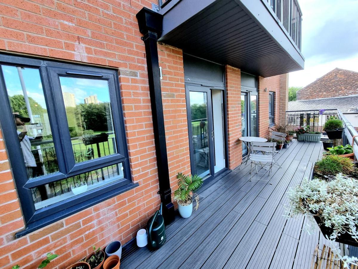 Luxury 2-Bedroom Service Apartment With Balcony Manchester Eksteriør billede